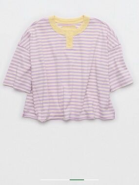 Aerie Women’s Remix Henley Cropped
T-Shirt Size M